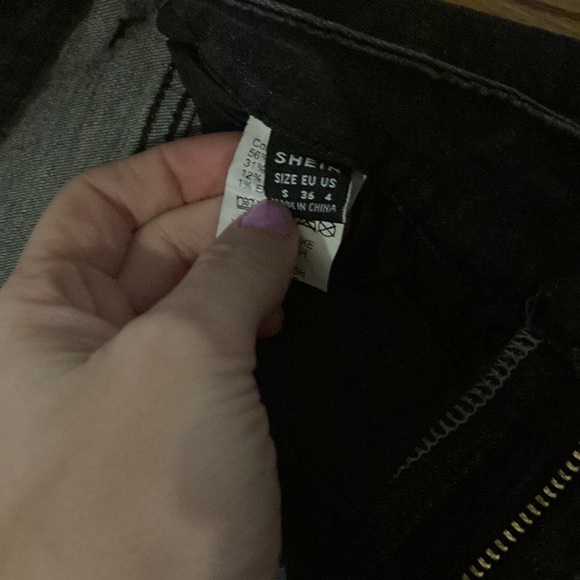 Shein skinny jeans 👖 - Picture 2 of 3